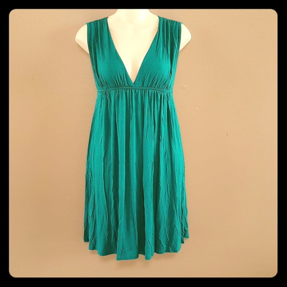 💃 5/$25 | Plunging neck emerald green dress